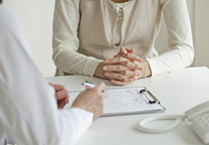 まずは当院の医療相談員宛てにお電話下さい。